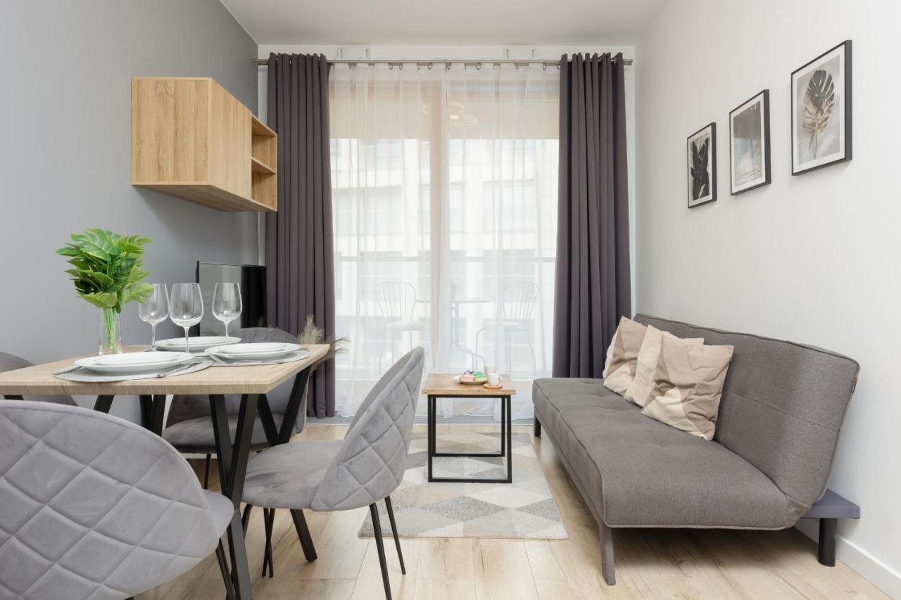 Cozy Apartments With Parking In The 19Th District By Noclegi Renters 华沙 外观 照片