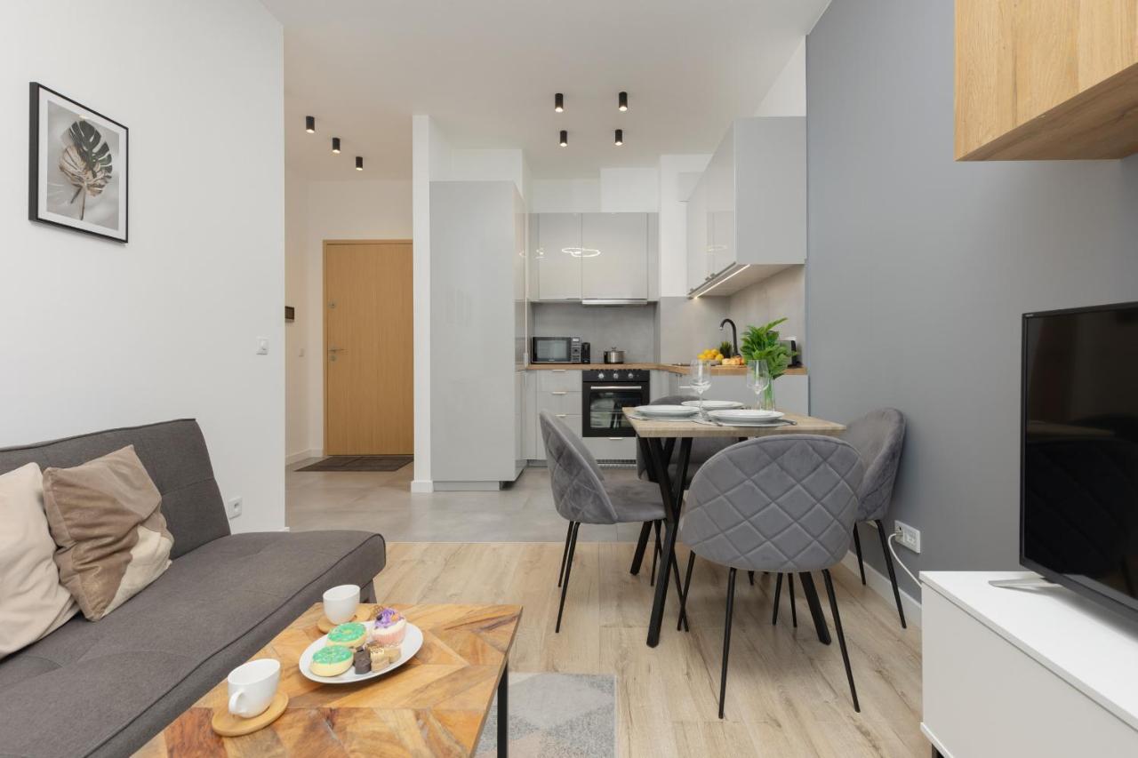 Cozy Apartments With Parking In The 19Th District By Noclegi Renters 华沙 外观 照片