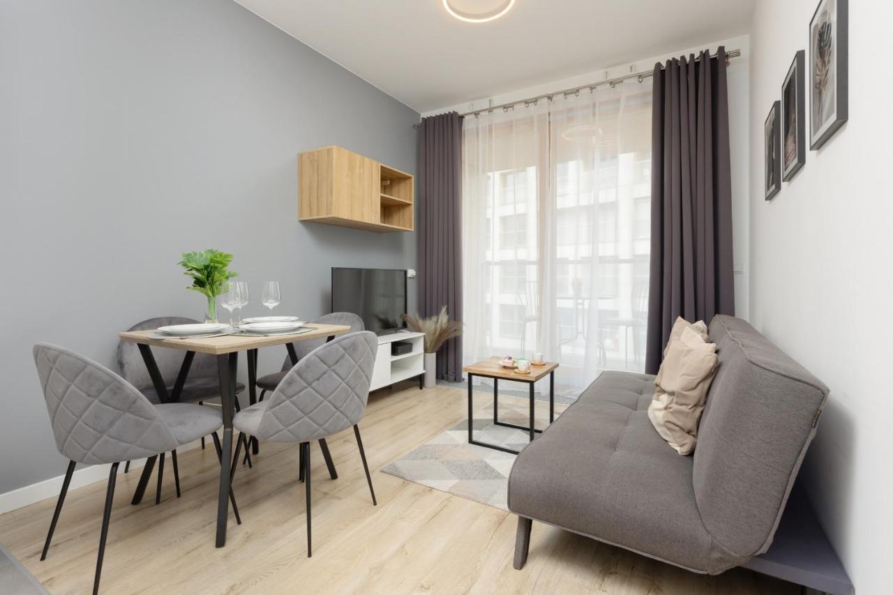 Cozy Apartments With Parking In The 19Th District By Noclegi Renters 华沙 外观 照片