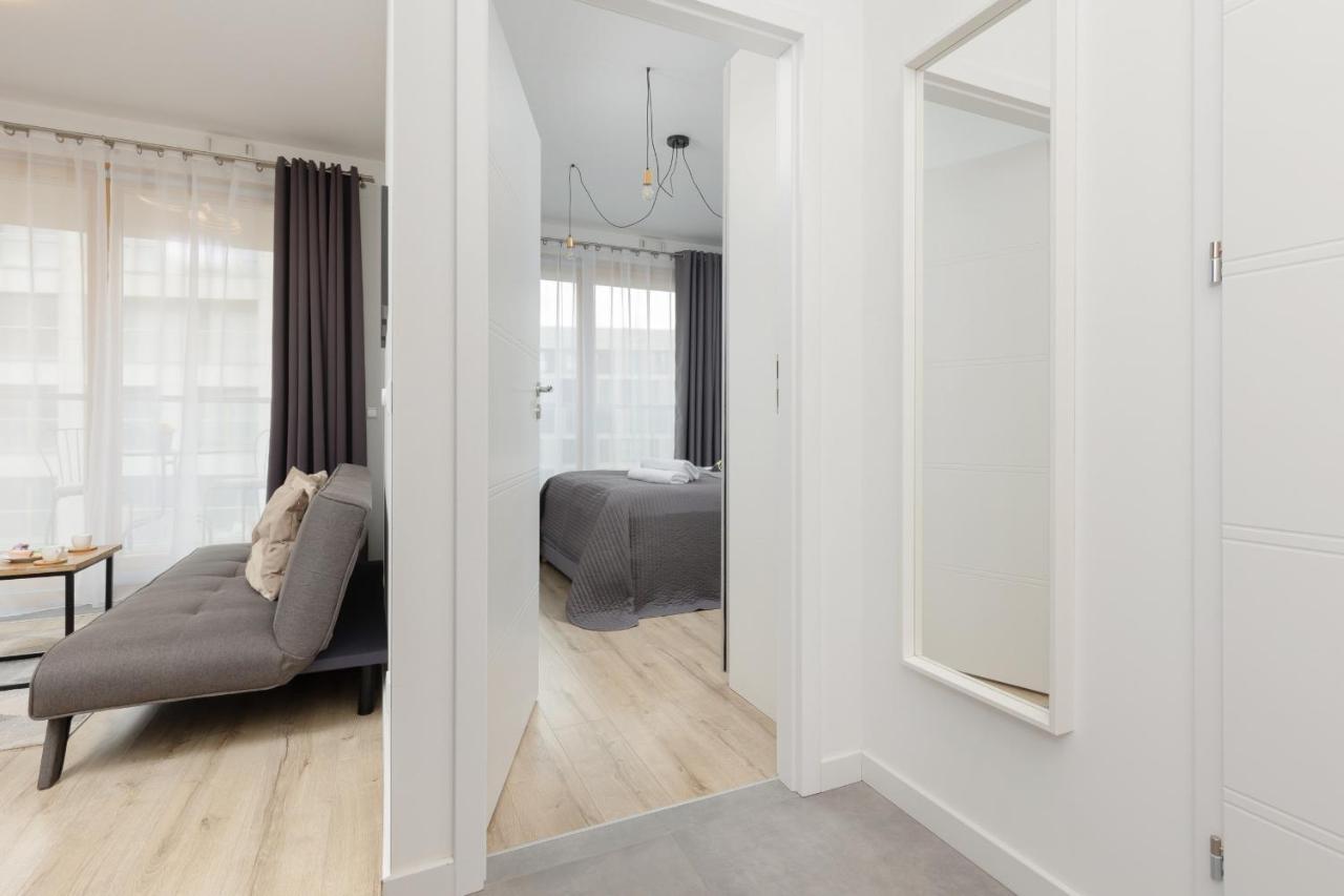 Cozy Apartments With Parking In The 19Th District By Noclegi Renters 华沙 外观 照片