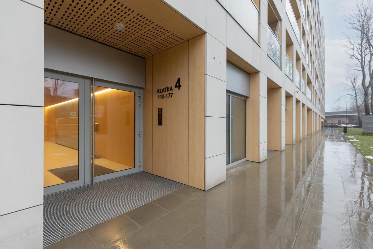 Cozy Apartments With Parking In The 19Th District By Noclegi Renters 华沙 外观 照片