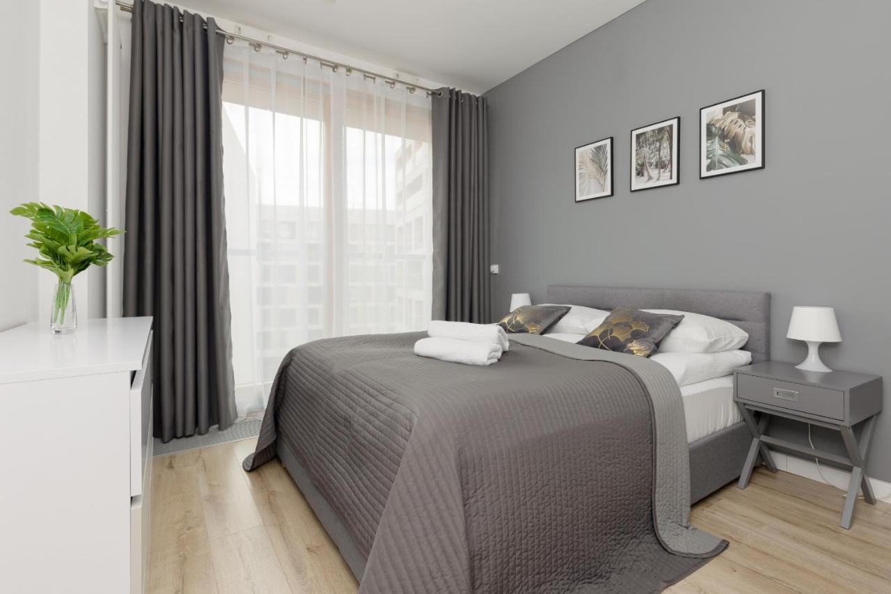Cozy Apartments With Parking In The 19Th District By Noclegi Renters 华沙 外观 照片